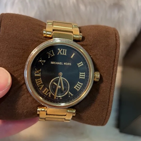 Michael Kors Watch - Picture 7 of 7